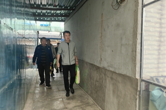 1760080720599266.jpg 大東林場工會(huì)組織開展愛心慰問活動(dòng)(1).jpg